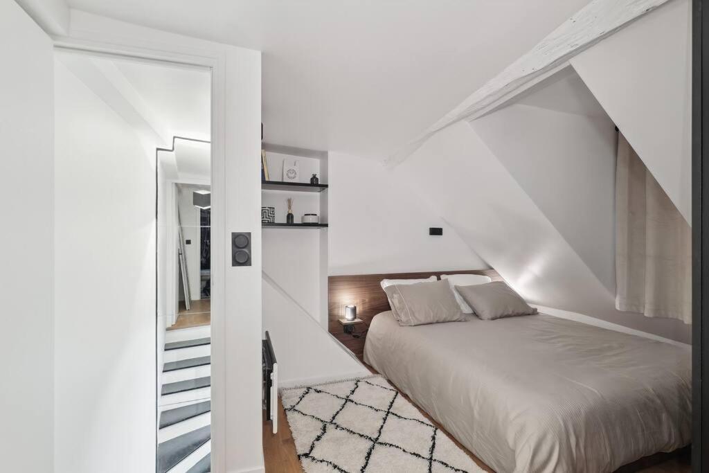 Duplex Parisien Pres Du Louvre Apartment Bagian luar foto